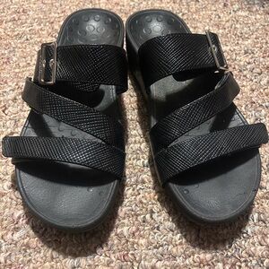 Black Vionic sandals size 8.5/9